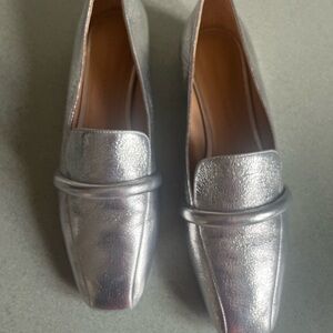 Veronica Beard Metallic Silver Loafers flats Sz 9